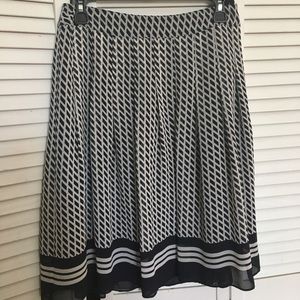 A-line navy/white skirt